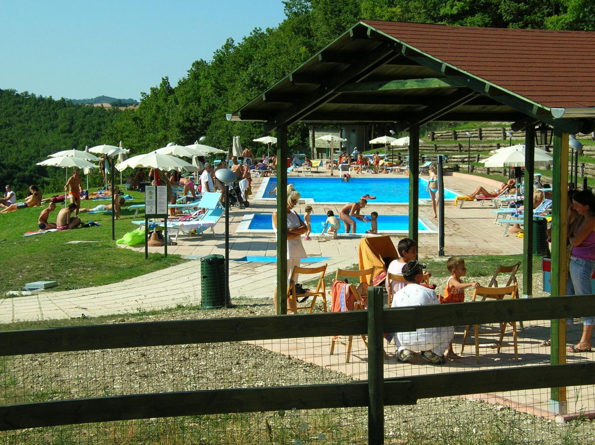 Agriturismo Orsaiola Urbania Exteriér fotografie